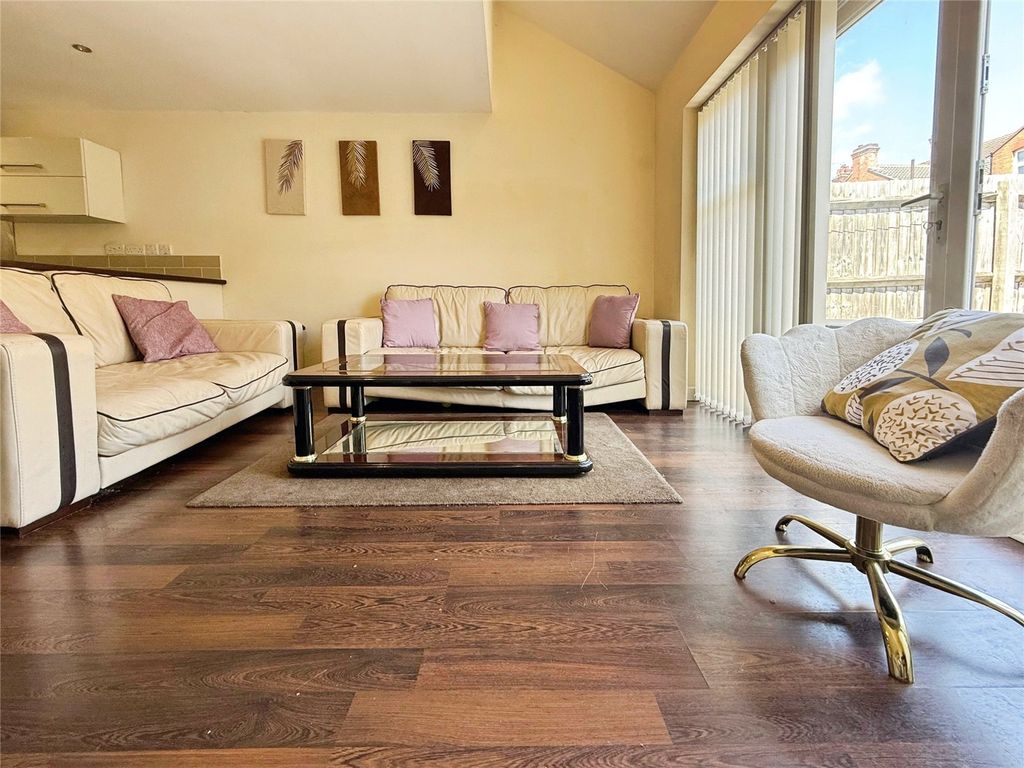 Property photo 1 of 13 Picture No. 10