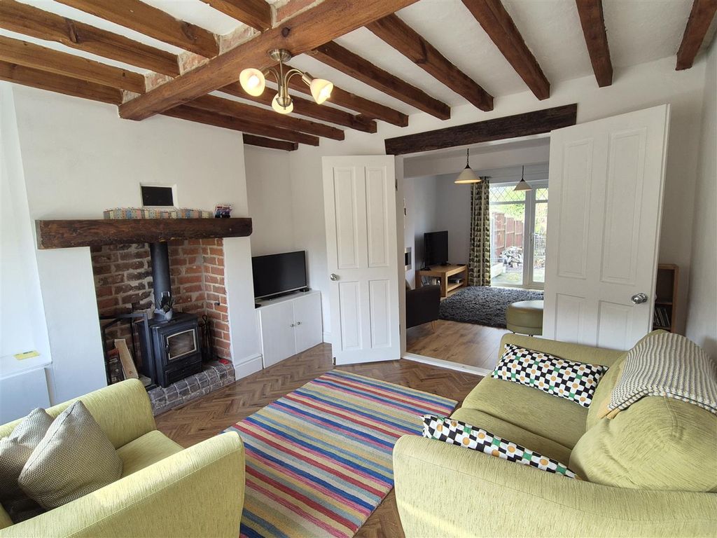 Property photo 3 of 20 Snug