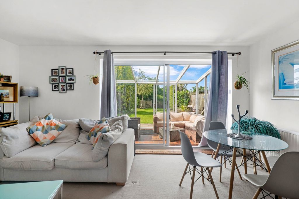 Property photo 3 of 12