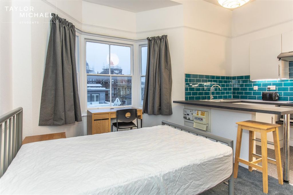 Property photo 1 of 16 Studio Room