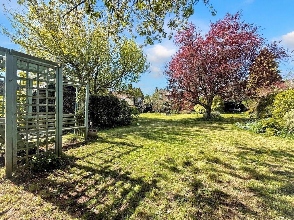 Property photo 2 of 18