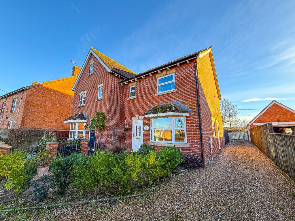 Property photo 1 of 28 4707452