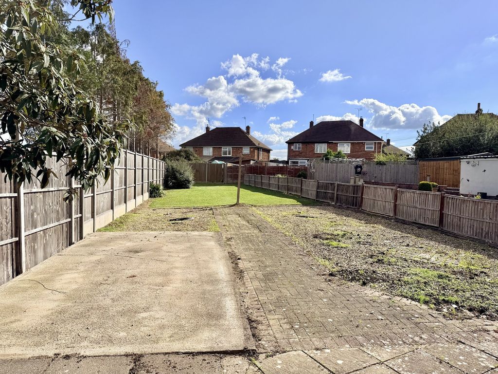 Property photo 3 of 11 Outside