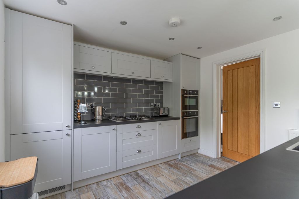 4 bed detached house for salePenperlleni, Pontypool NP4 photo 5