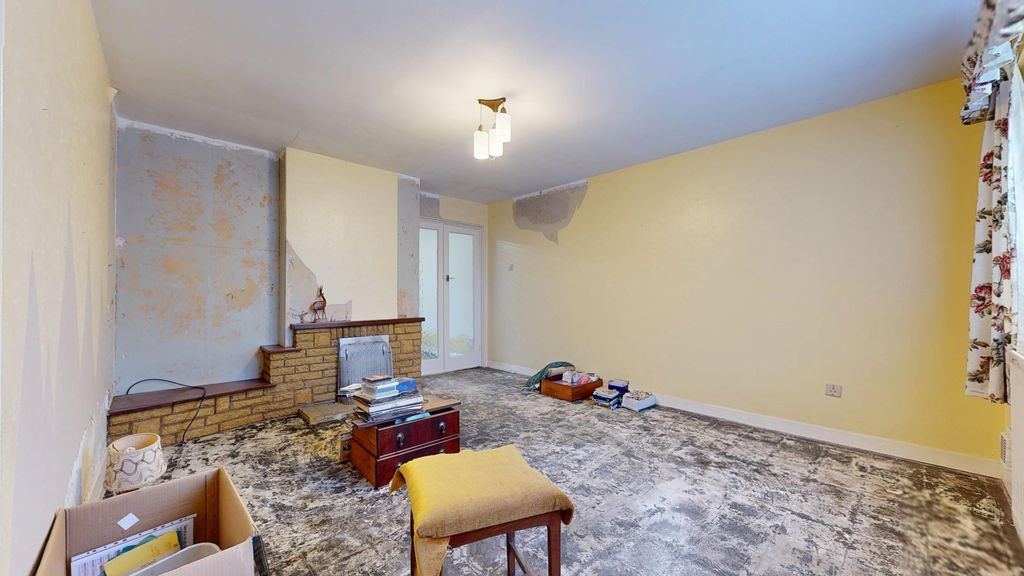 Property photo 3 of 20 4274385