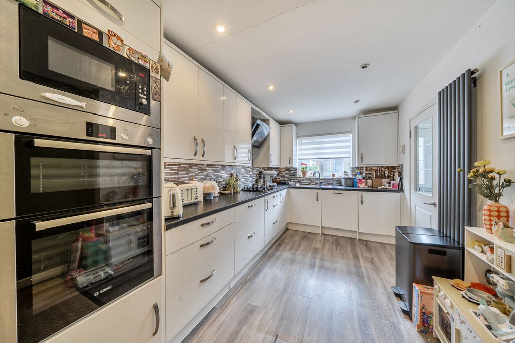 Property photo 2 of 15 1463461-2-6A0d8B9...