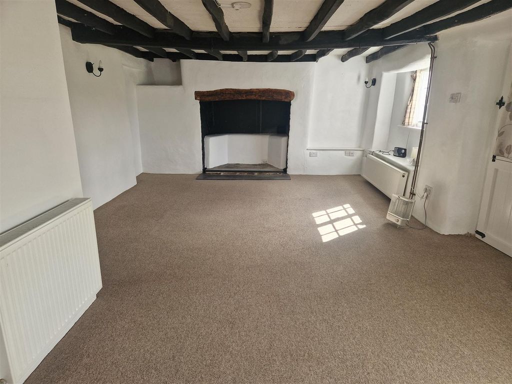 Property photo 2 of 17 1000058382.Jpg