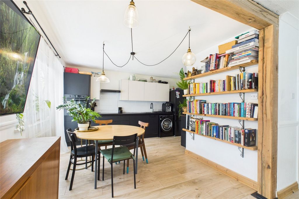 Property photo 2 of 12 Picture No. 16