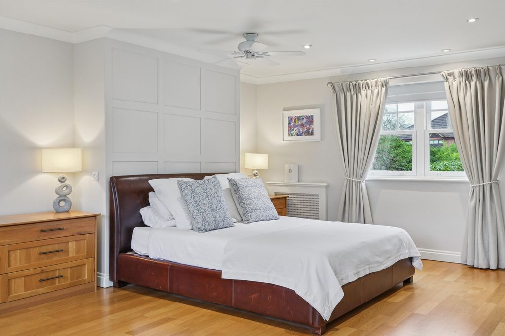 Additional image 13 of 5 bed detached house for saleRuxley Crescent, Claygate, Esher, Surrey KT10