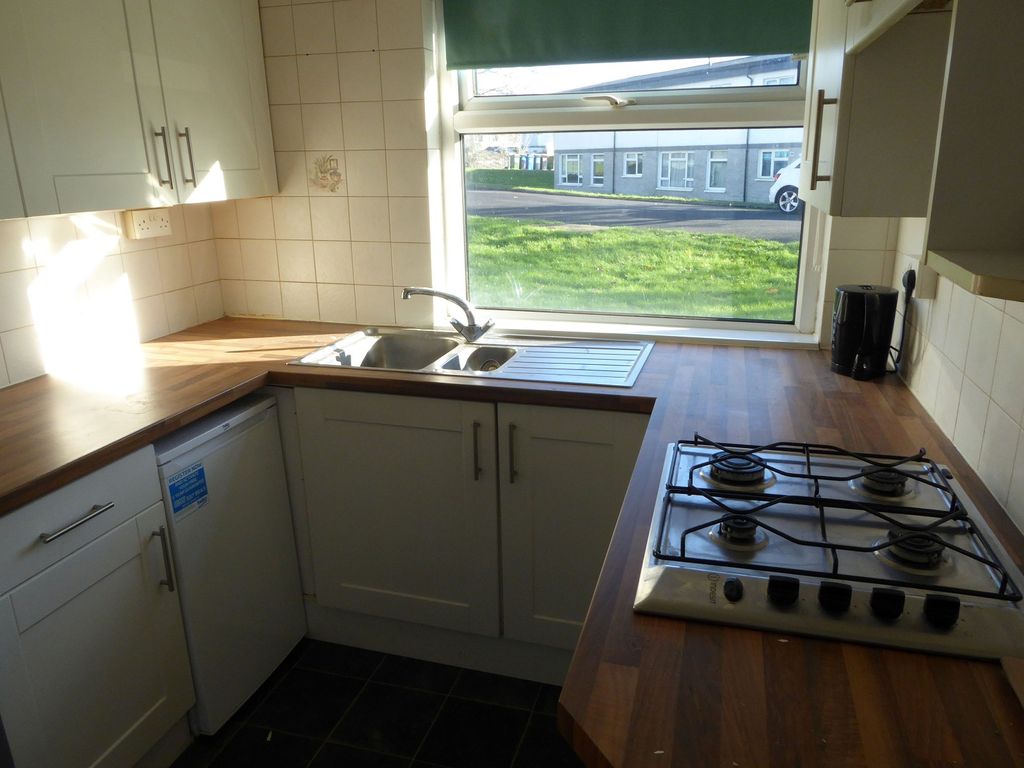 Property photo 2 of 11 Kitchen