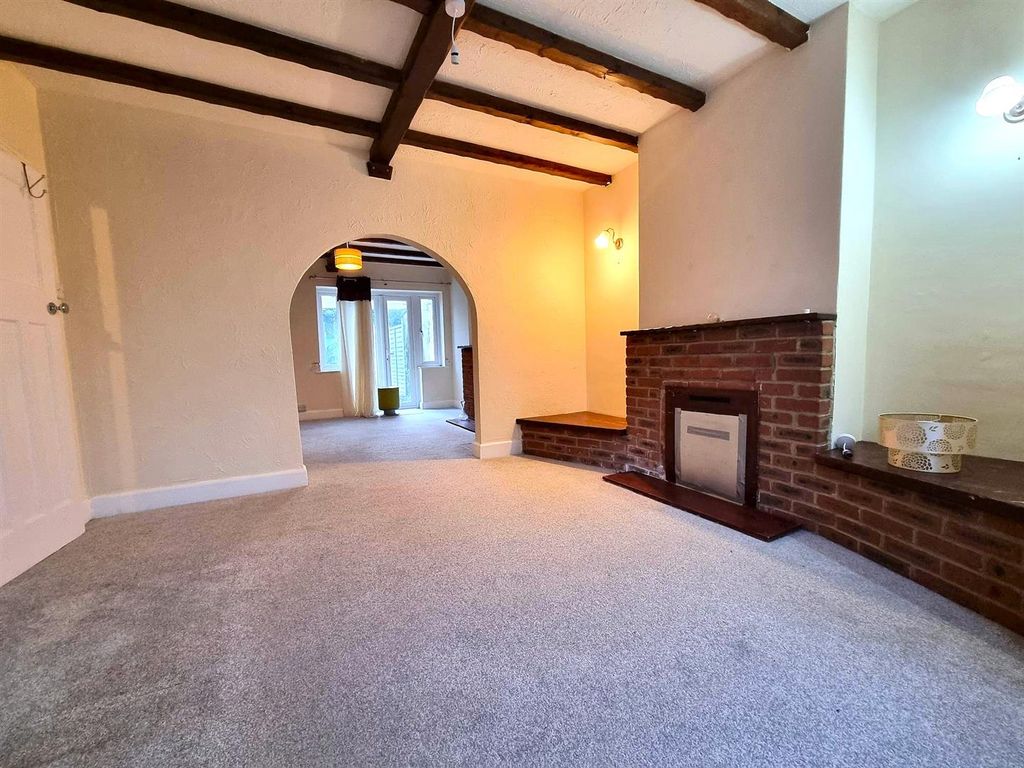 Property photo 3 of 9 Lounge Area