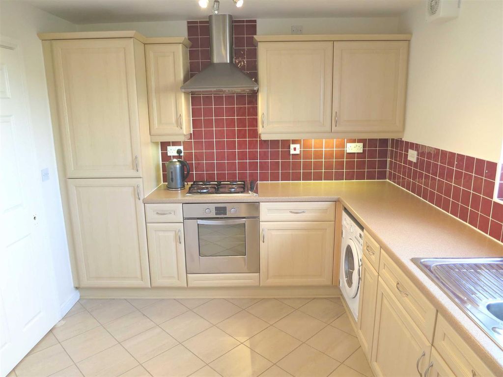 Property photo 3 of 11