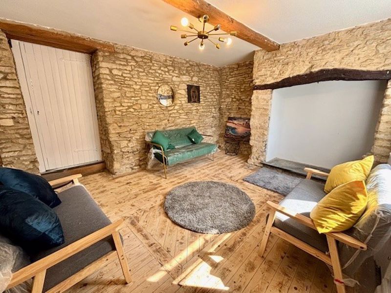 Property photo 2 of 9 Lounge