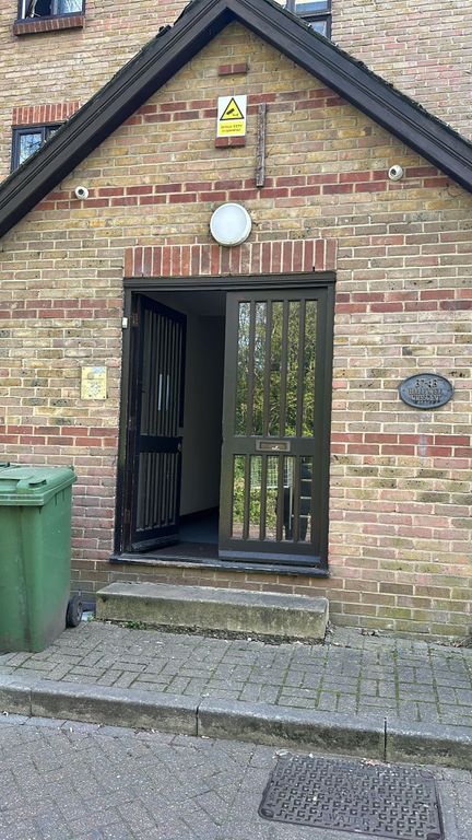 Property photo 2 of 5