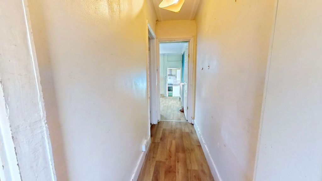 Property photo 2 of 31