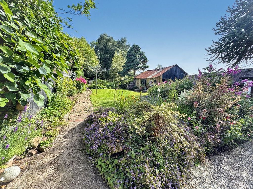 Property photo 3 of 23