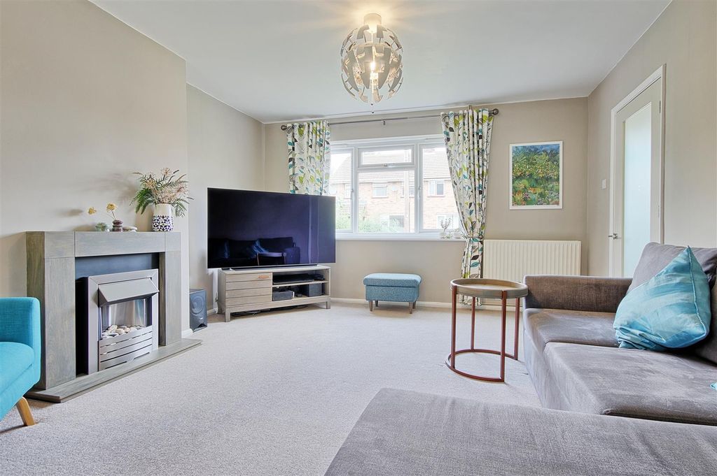 Property photo 2 of 17 Living 2.Jpg