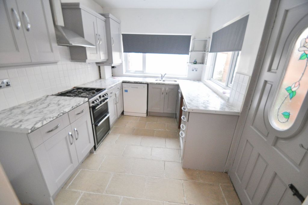 Property photo 2 of 35