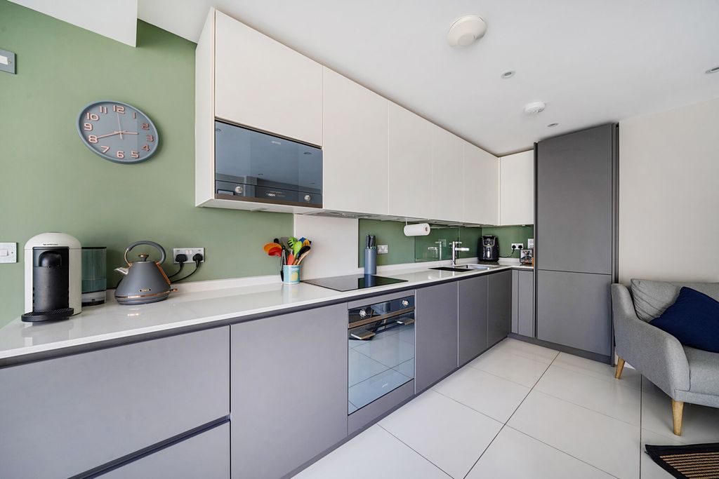 Property photo 3 of 12 1417919-17-699dc2...