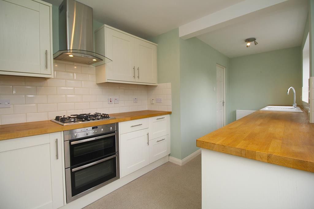 Property photo 3 of 27 Kitchen