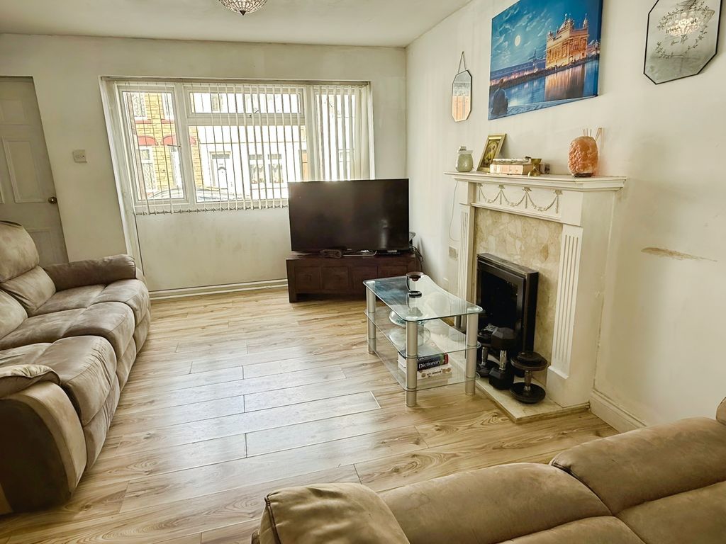 Property photo 2 of 14