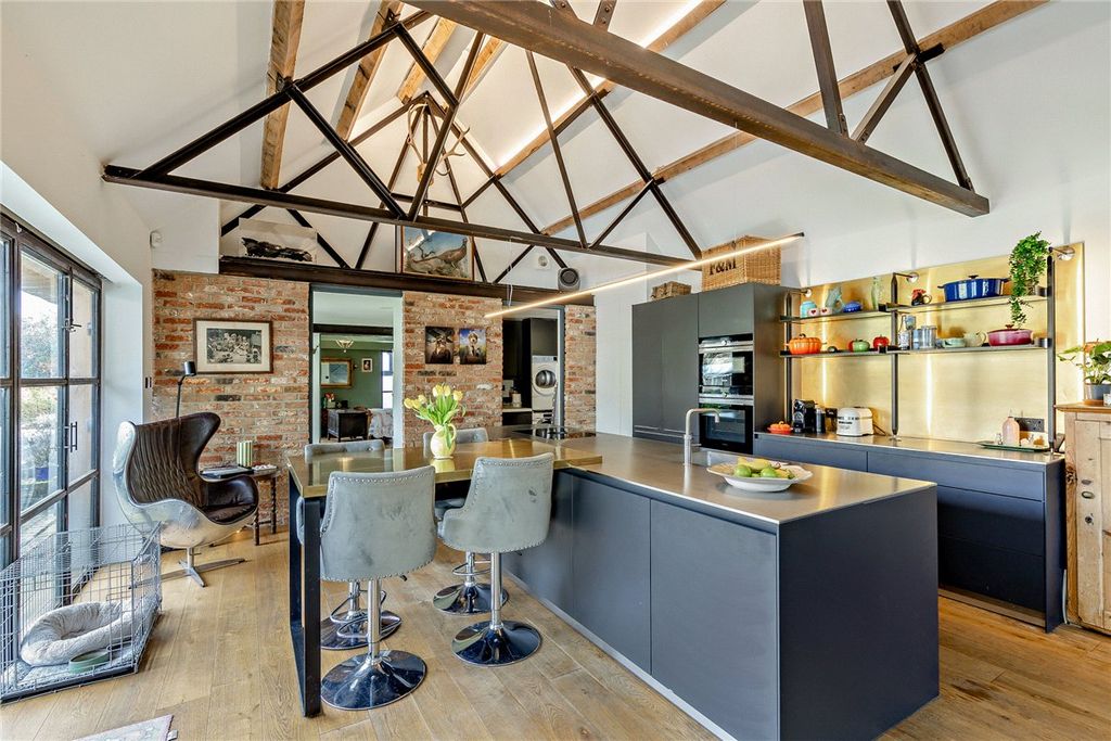 Property photo 1 of 34 Picture No. 32