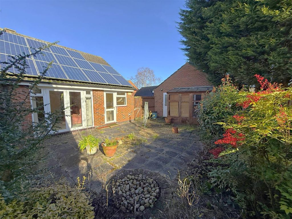 Property photo 2 of 16 Garden B.Jpg