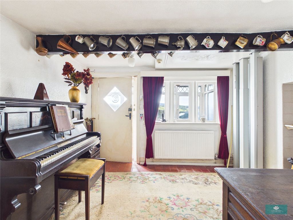 Property photo 3 of 44 Picture No. 02