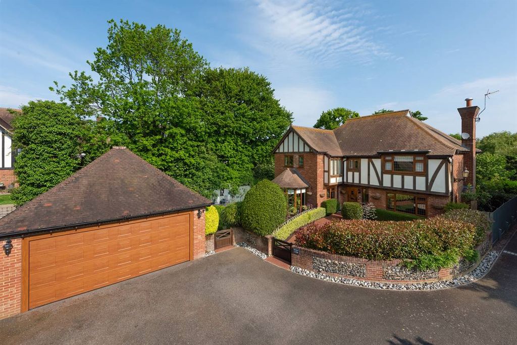 Property photo 1 of 37