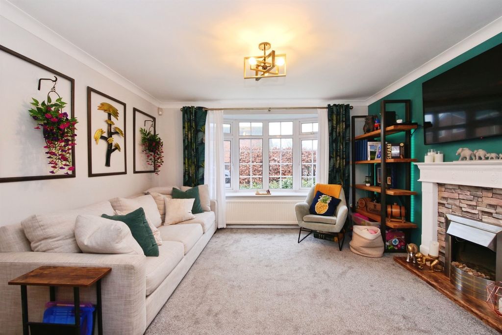 Property photo 2 of 23