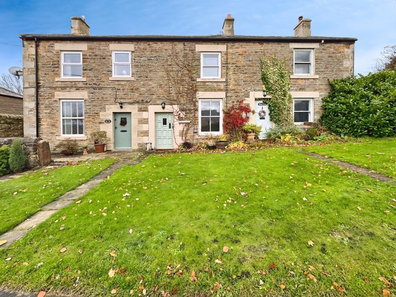 Property photo 1 of 8 Photo 4