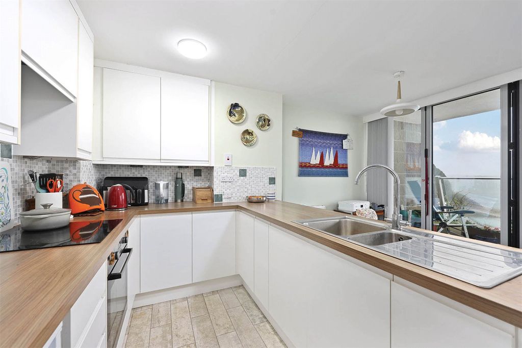 Property photo 2 of 13 Picture No. 05