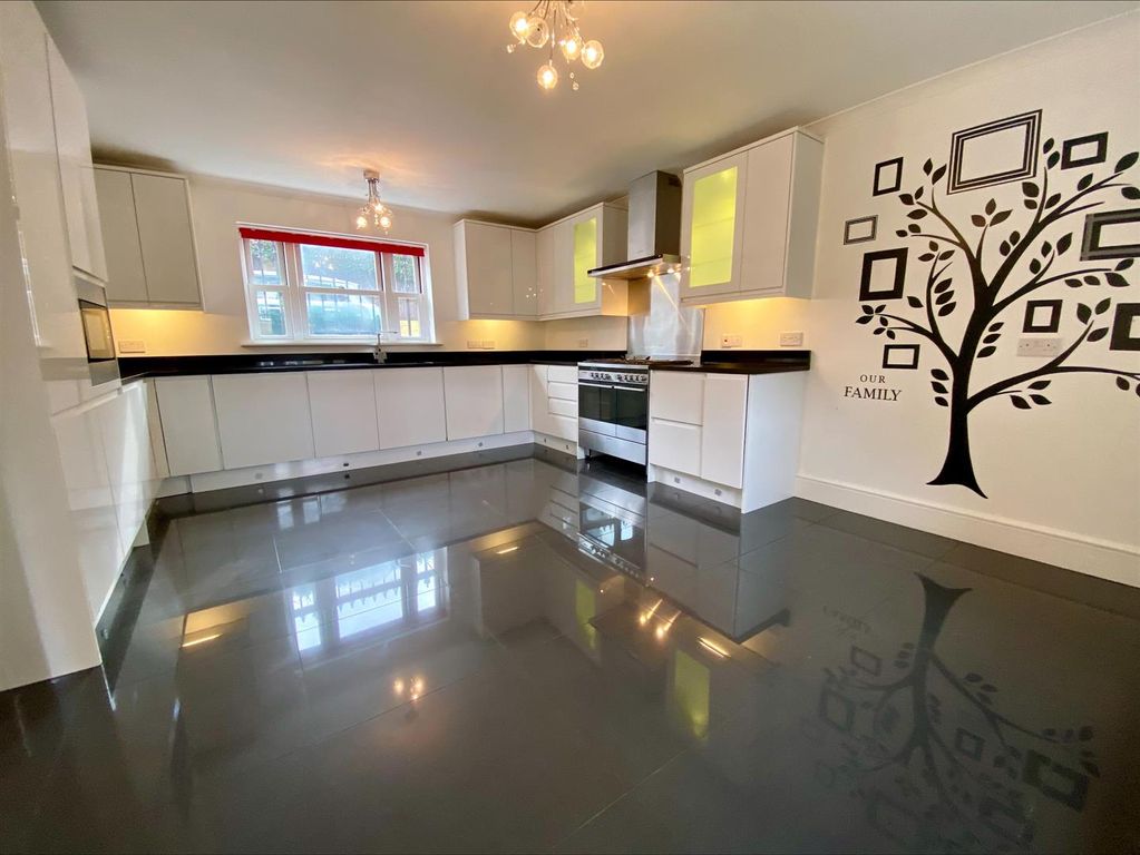 Property photo 3 of 19 Kitchen-Breakfast Room