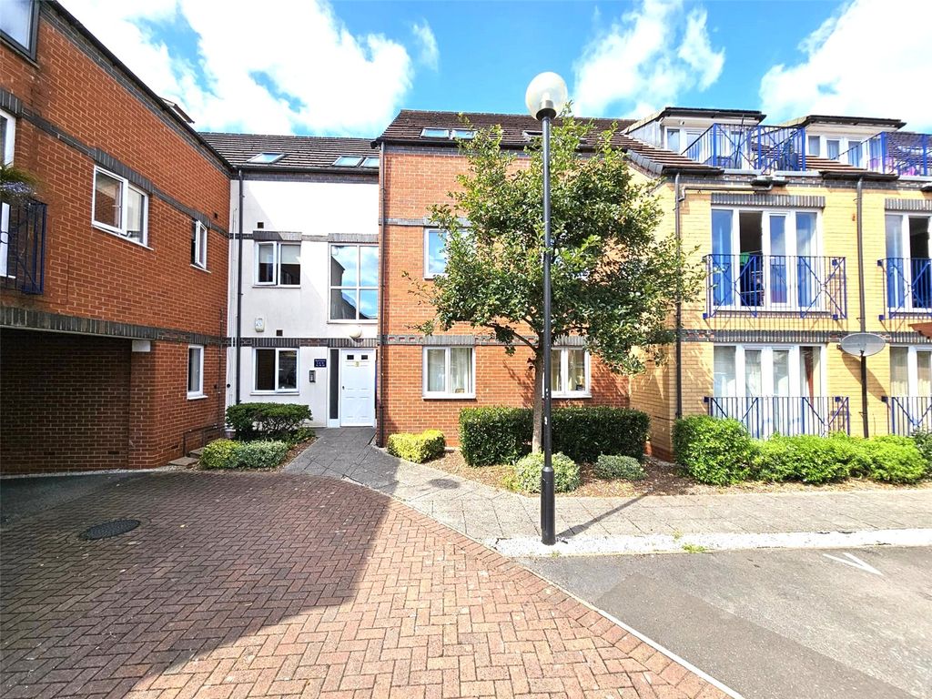 Property photo 2 of 13 Picture No. 15