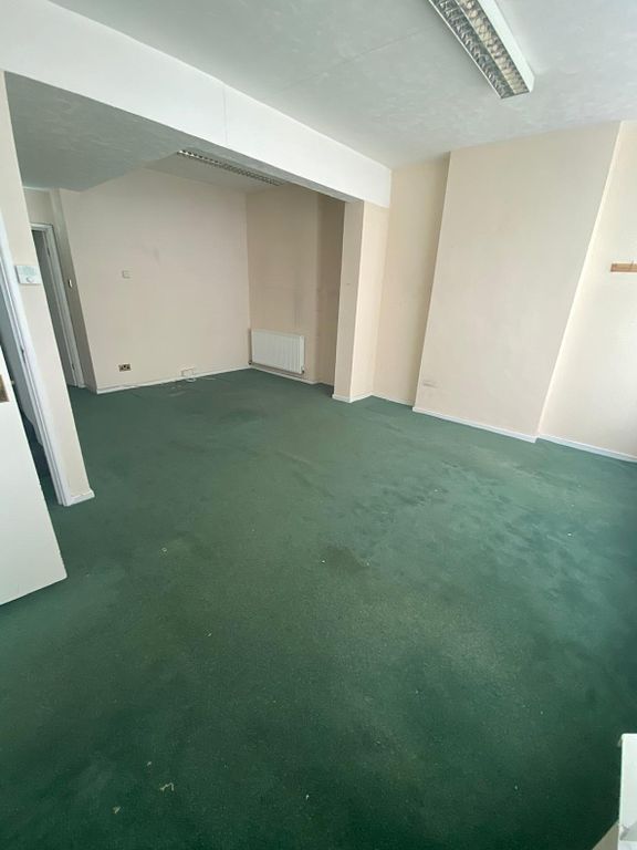 Property photo 3 of 33