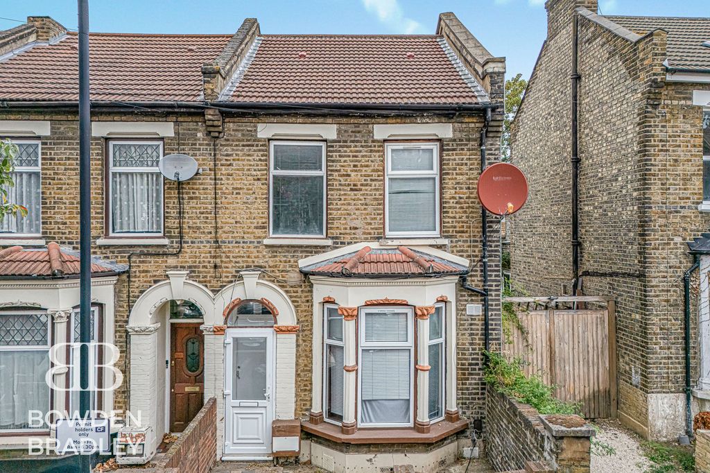 Property photo 1 of 27