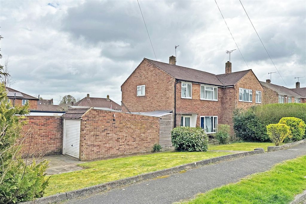 Property photo 1 of 11