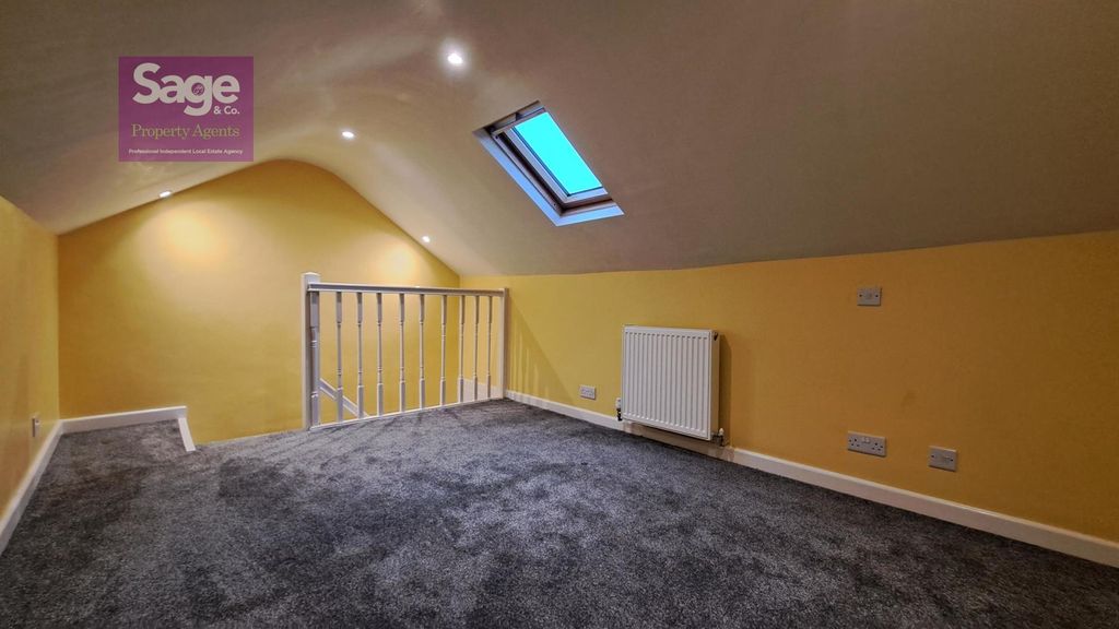 Property photo 3 of 22