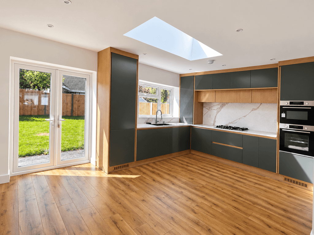 Property photo 3 of 20 Kitchen 1