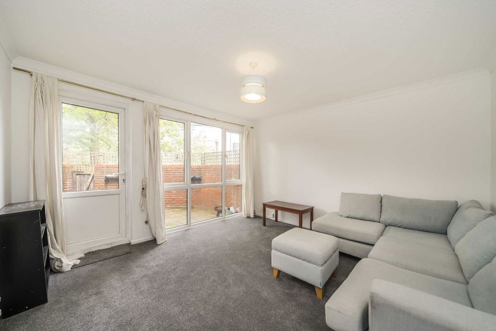 Property photo 2 of 6