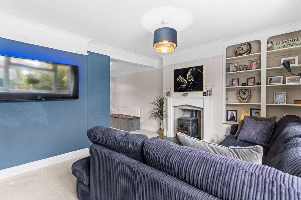 Property photo 3 of 36