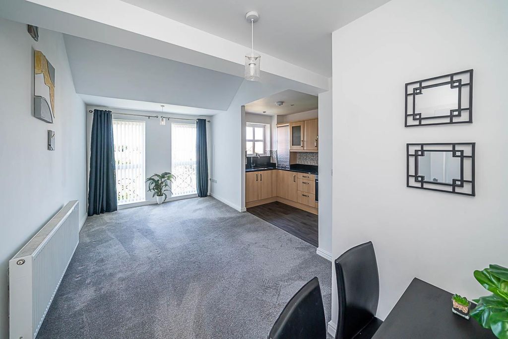 Property photo 3 of 22 Ulcg5D4Ieks3Awtcyhnzhq.Jpg