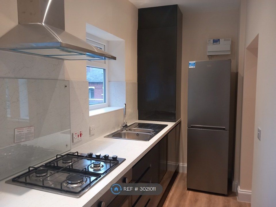 Property photo 1 of 7 Kitchen