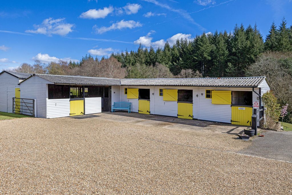 Property photo 3 of 19