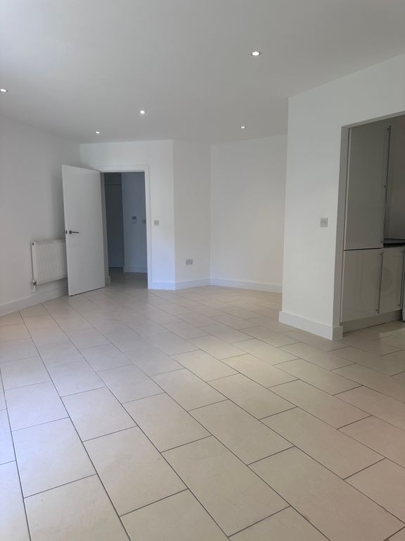 Property photo 2 of 5 Lounge