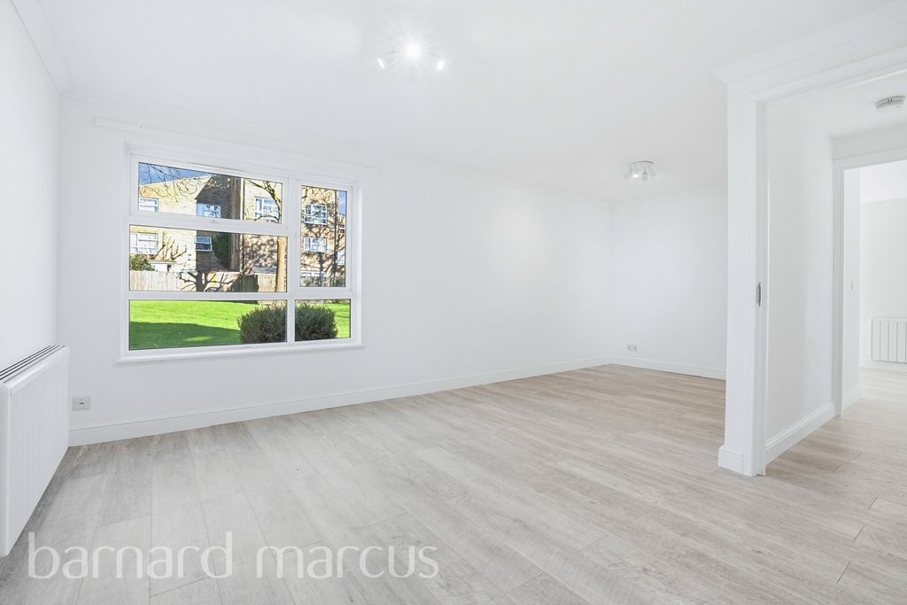 Property photo 2 of 8 Bedroom 3