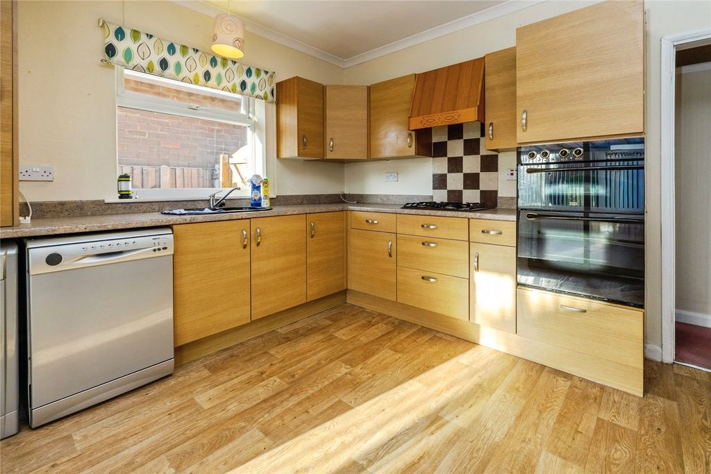 Property photo 2 of 12 Picture No. 02