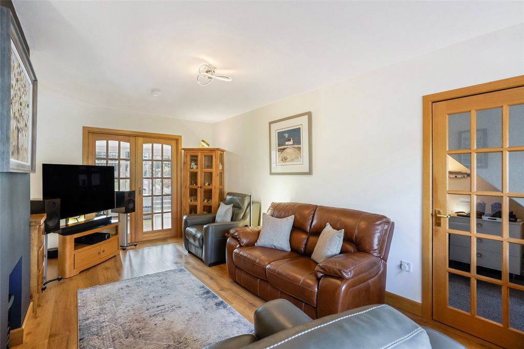 Property photo 3 of 22 Picture No. 04