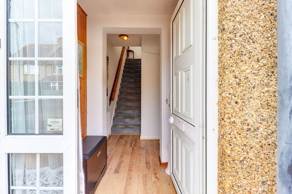 Property photo 3 of 29