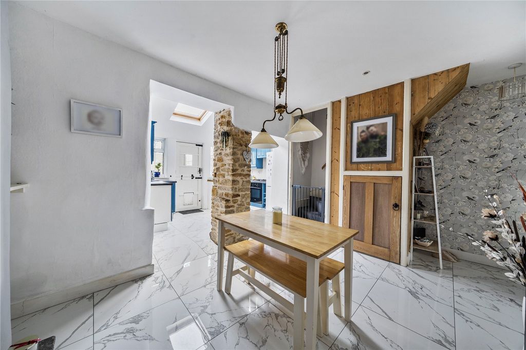 Property photo 3 of 12 Picture No. 11